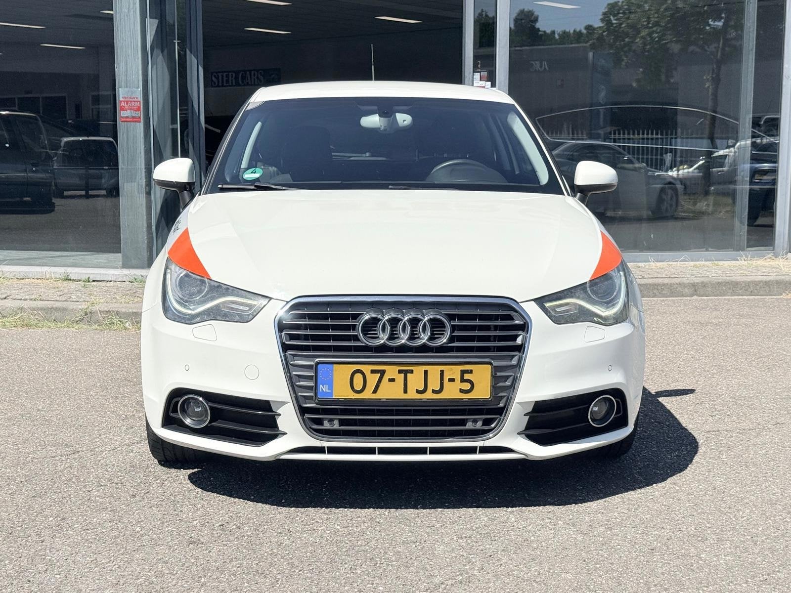 Audi A1 1.2 TFSI Ambition Pro Line|Airco|Stoelverwarming|Ond, Voorwielaandrijving, Euro 5, 86 pk, Electronic Stability Program (ESP)