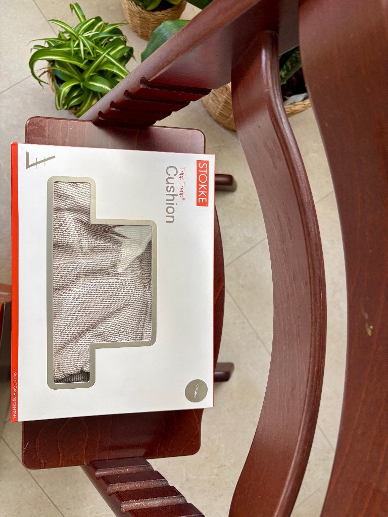 Foto 4 van Stokke Tripp Trapp Bruin + Baby Set + Cushion | Complete Set