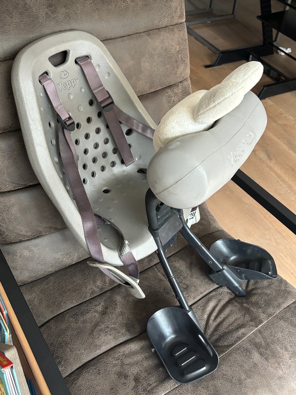Fietszitje yepp met Nijntje slaaprol en voetenzak, Fietsen en Brommers, Ophalen, Gebruikt, 0 t/m 18 kg, Voorzitje