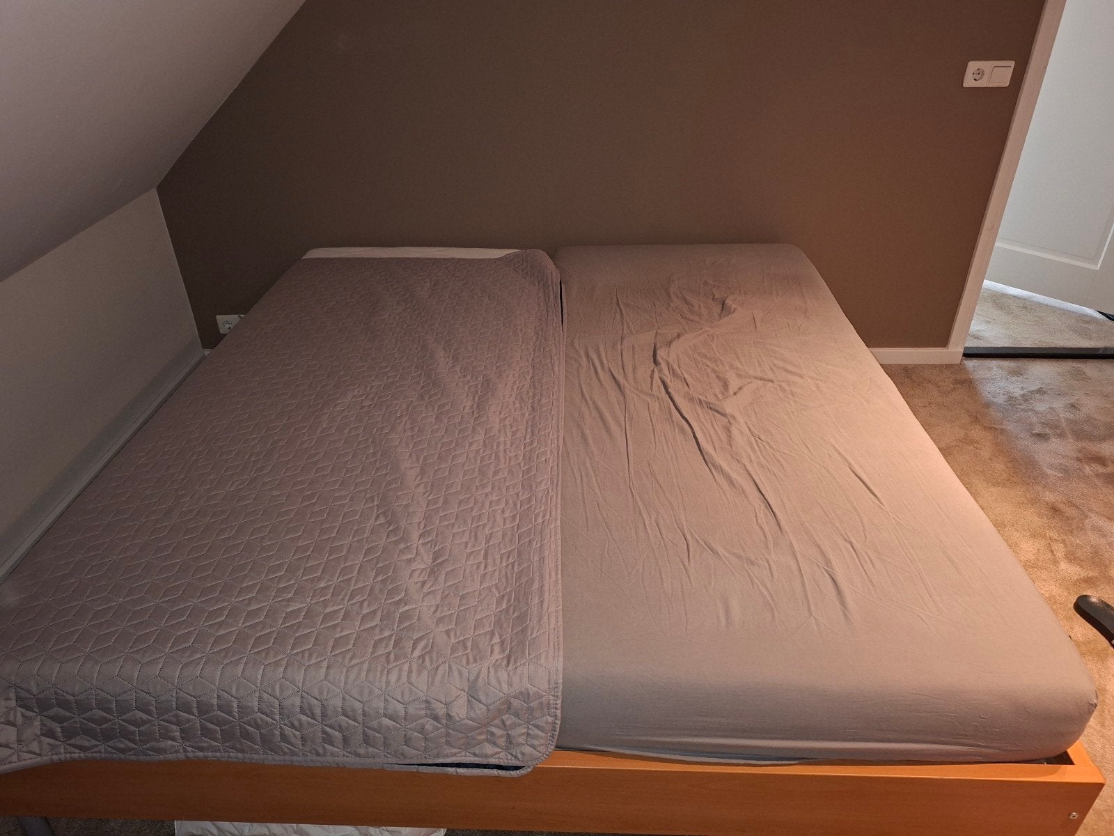 Tweepersoonsbed IKEA met Sensaflex lattenbodems en matrassen, Huis en Inrichting, Slaapkamer | Bedden, Ophalen