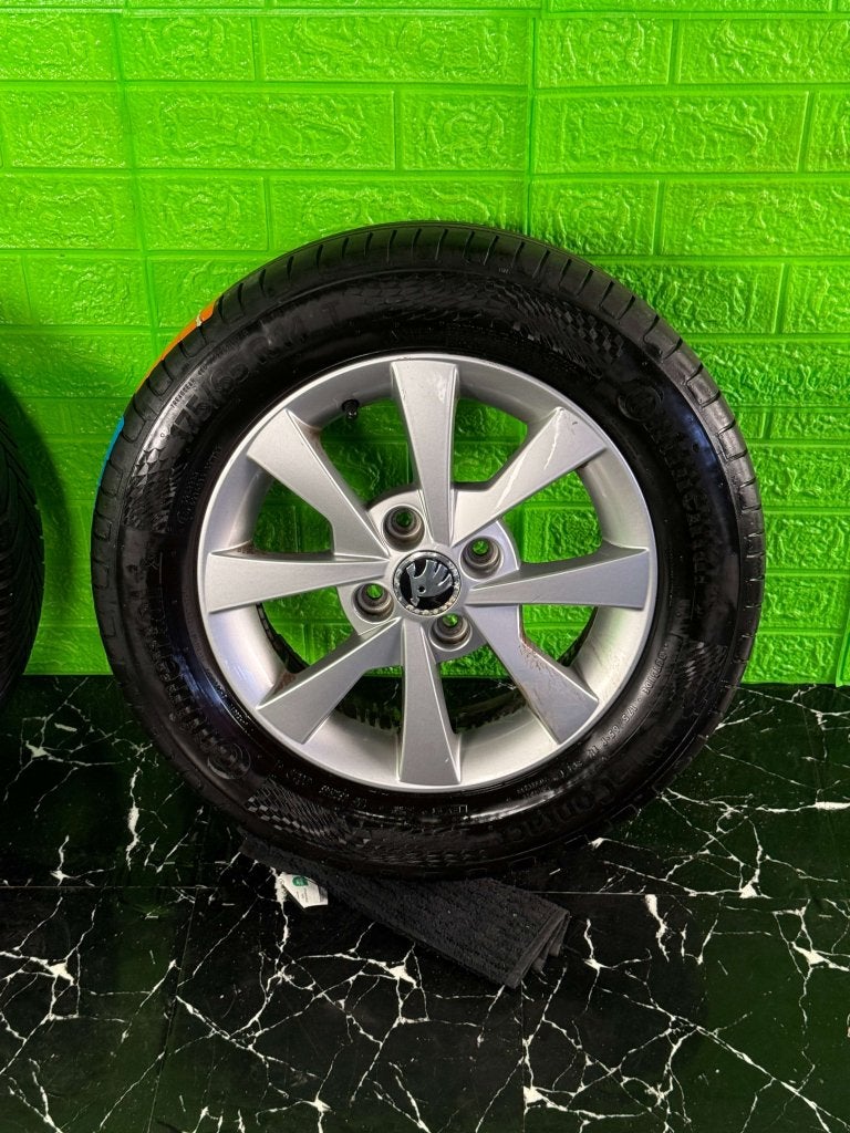 Originele Skoda Citigo velgen 14" 4x100 zomerset up mii 6mm, Auto-onderdelen, Banden en Velgen, Niet ingevuld, 14 inch, Gebruikt