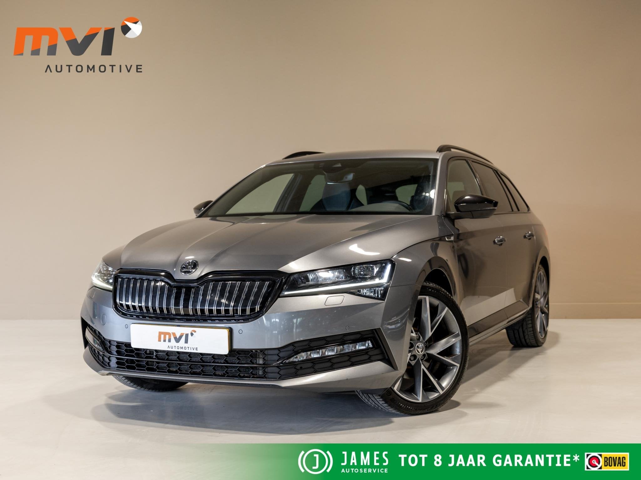 Skoda Superb Combi 1.4 TSI iV Sportline Business / 218pk / T, Auto's, Dealer onderhouden, 4 cilinders, Met garantie (alle), Alcantara