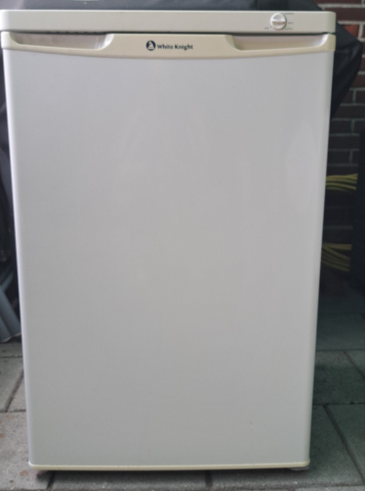 White Knight Vriezer - Compact en Efficiënt, Gebruikt, Minder dan 60 cm, Vrijstaand, Ophalen