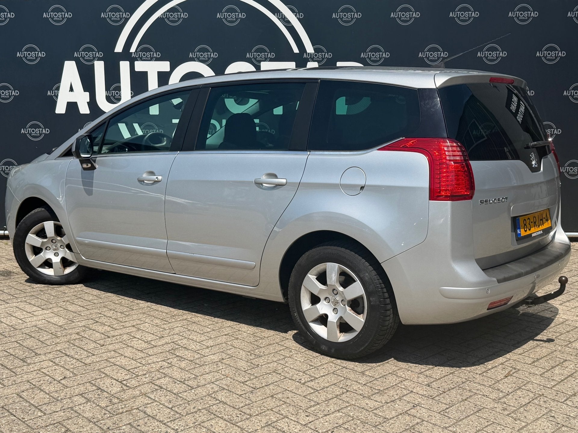 Peugeot 5008 1.6 THP ST Automaat / 7 Pers / Pano / NAP / APK, Auto's, Peugeot, Euro 5, Stof, Zwart, 7 stoelen