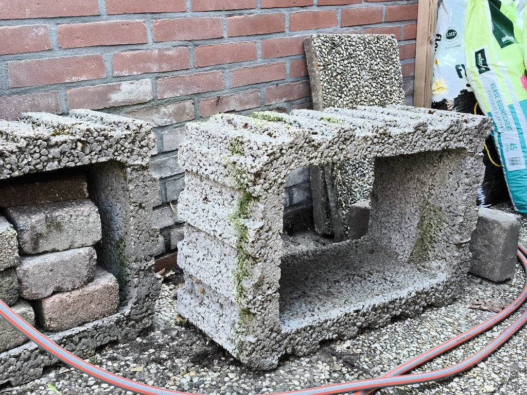 2 Betonnen plantenbakken, Tuin en Terras, Bloembakken en Plantenbakken, Ophalen, Gebruikt, 60 tot 100 cm, Beton
