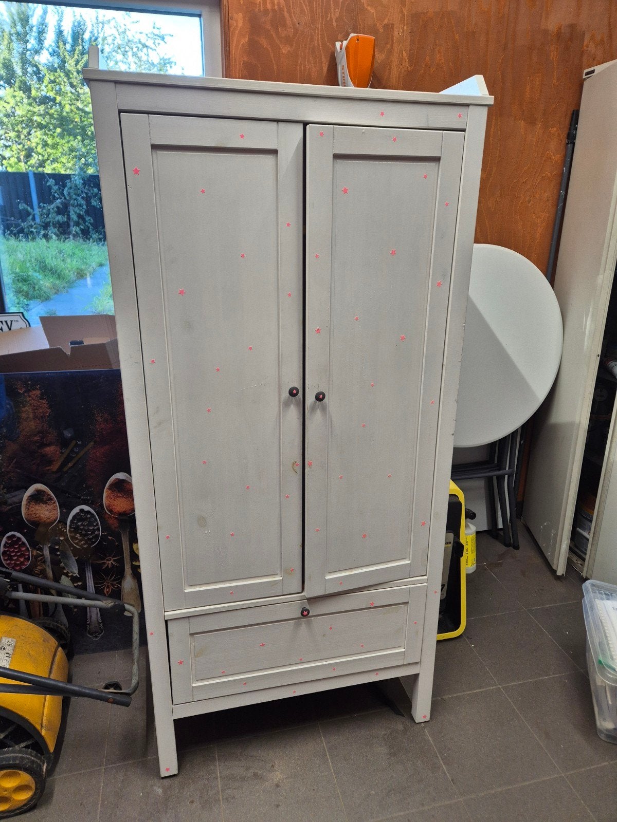Ikea Sundvik kast met glow in the dark sterren, Ophalen, Gebruikt, 100 tot 150 cm, 50 tot 100 cm