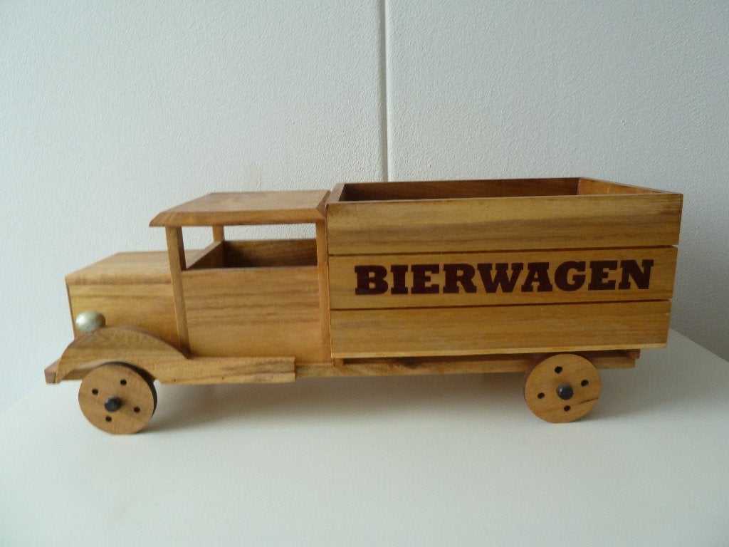 Grote houten bierwagen waarin 6 flesjes bier passen, Ophalen of Verzenden, Zo goed als nieuw