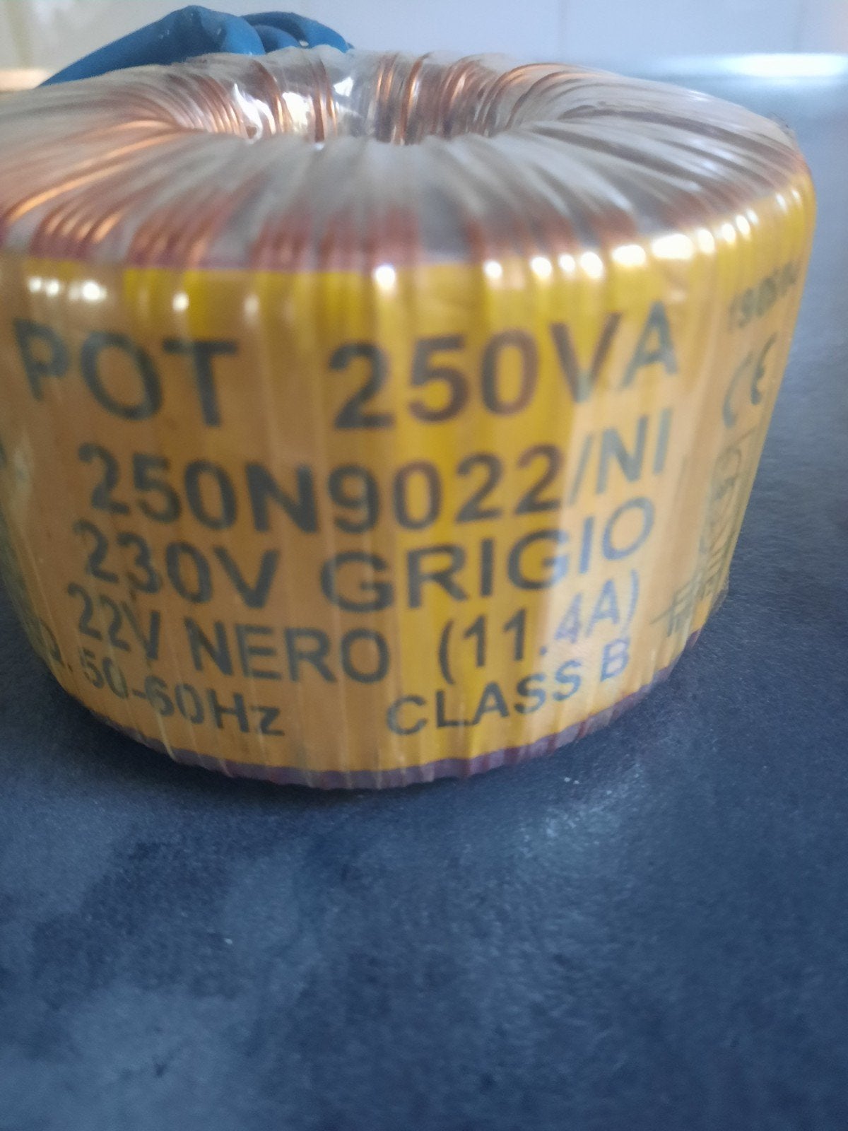 Toroïdale transformator 250VA 230V naar 22V, Ophalen of Verzenden