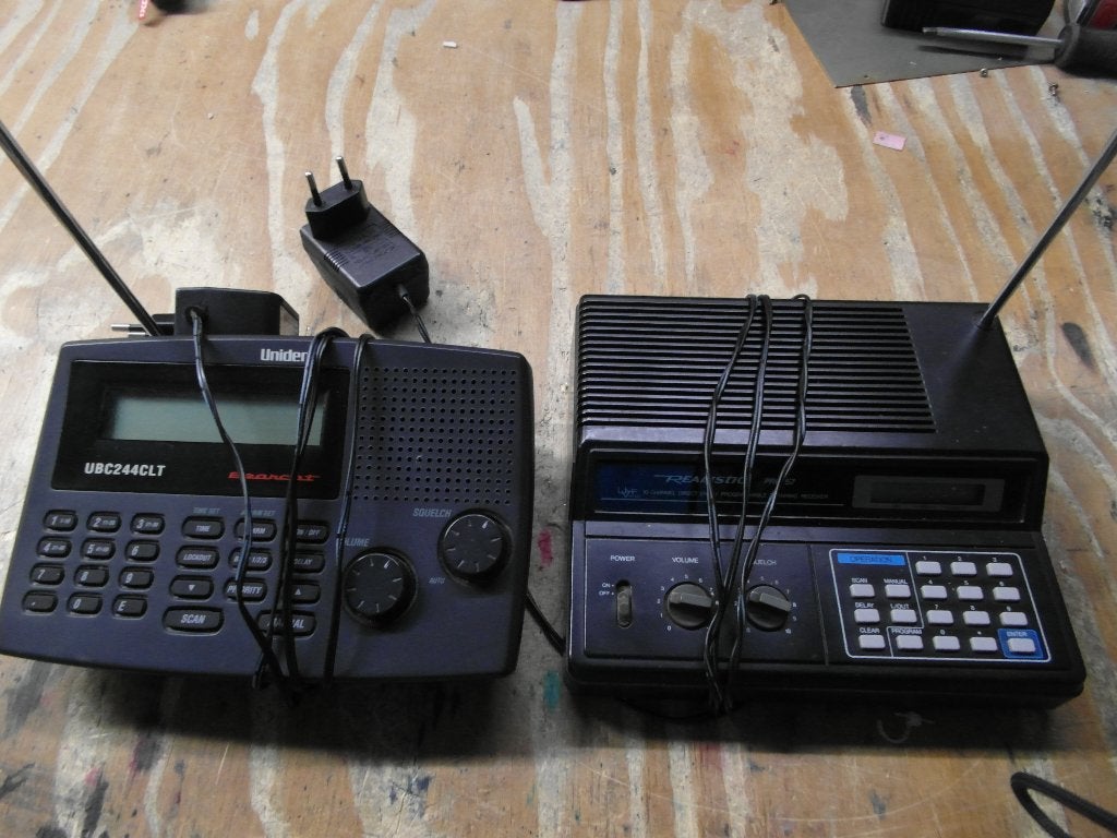 2 communicatie scanners 2switchonline, Telecommunicatie, Ophalen, Zo goed als nieuw, 30 tot 200 kanalen