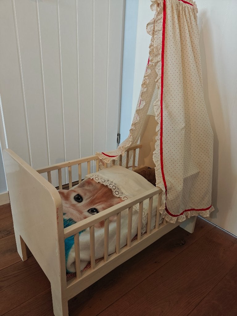 Poppenwieg: poppenbed met hemeltje, Ophalen, Zo goed als nieuw, Babypop