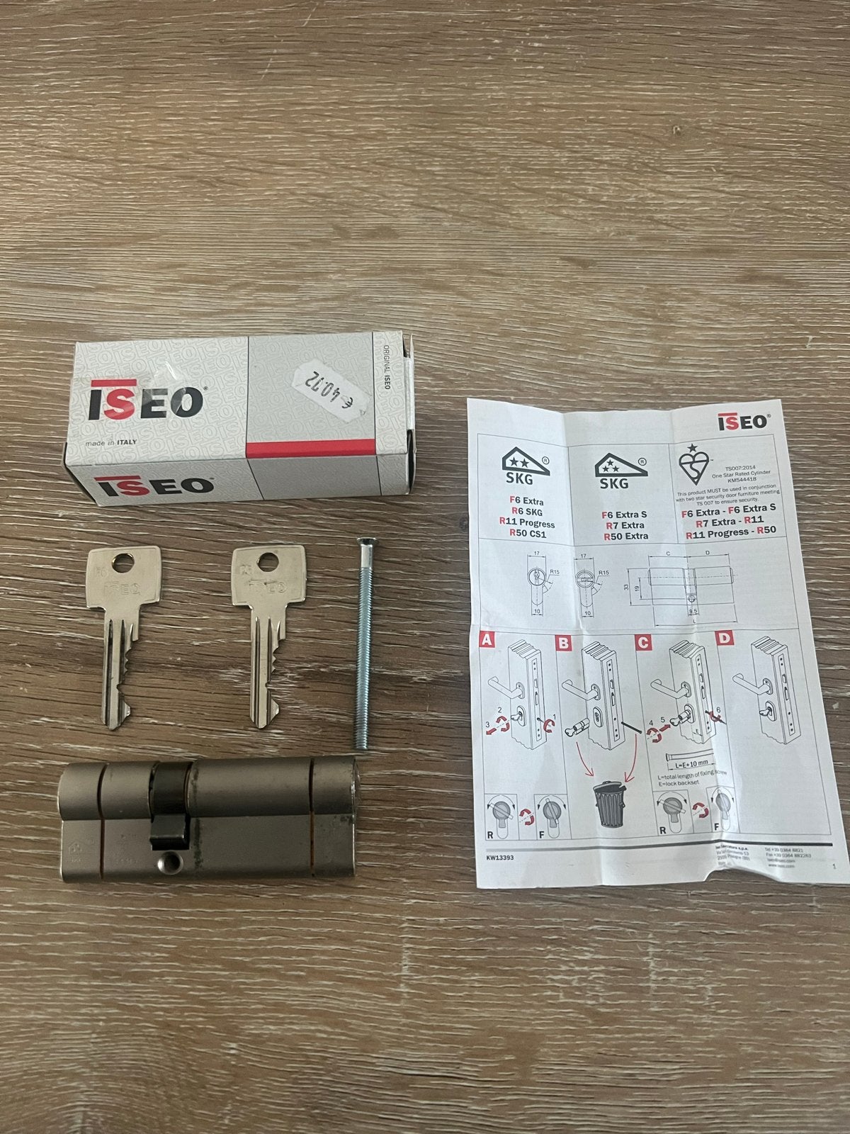 ISEO F6 Extra SKG Cilinderslot met 2 sleutels, Ophalen of Verzenden, Nieuw, Overige materialen, Slot