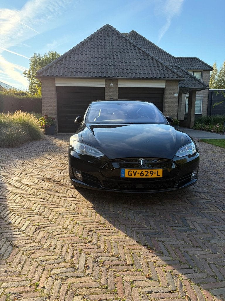 Tesla Model S 2015 Zwart, Auto's, Zwart, 435 min, Origineel Nederlands, Elektrisch