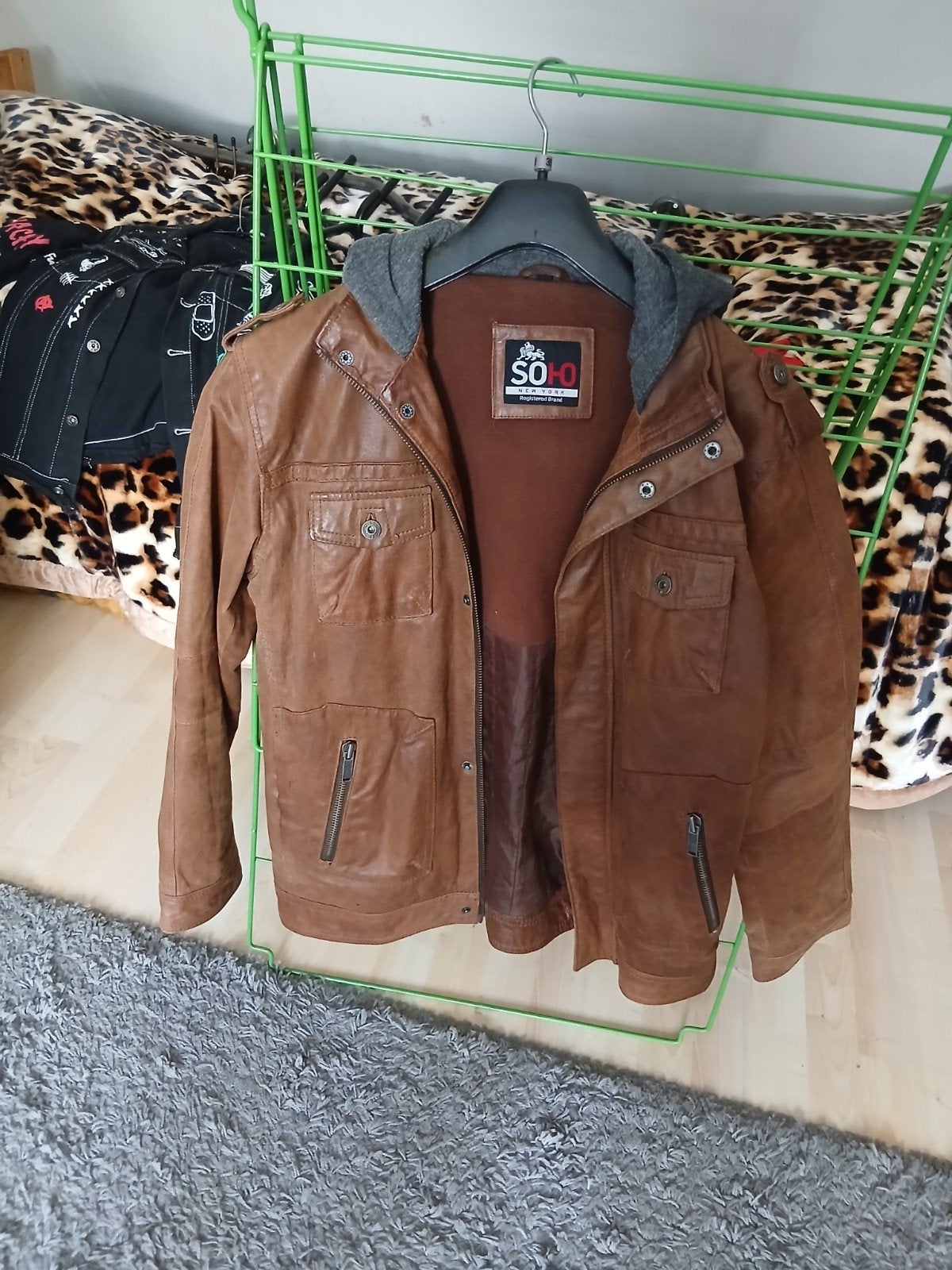 Bruine leren jas met capuchon - SO-O, Maat 52/54 (L), Bruin, Ophalen of Verzenden, Gedragen