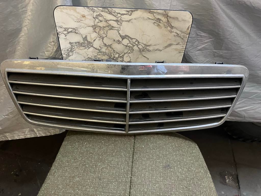 Mercedes-Benz Grille - Gebruikt, Gebruikt, Voor, Mercedes-Benz, Ophalen of Verzenden