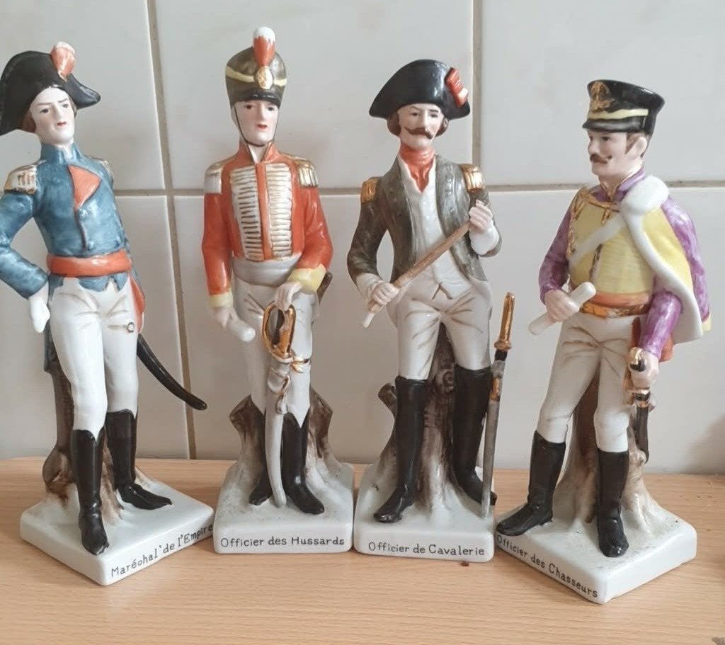 Vier duitse porseleinen huzaren., Ophalen of Verzenden, Groter dan 1:35