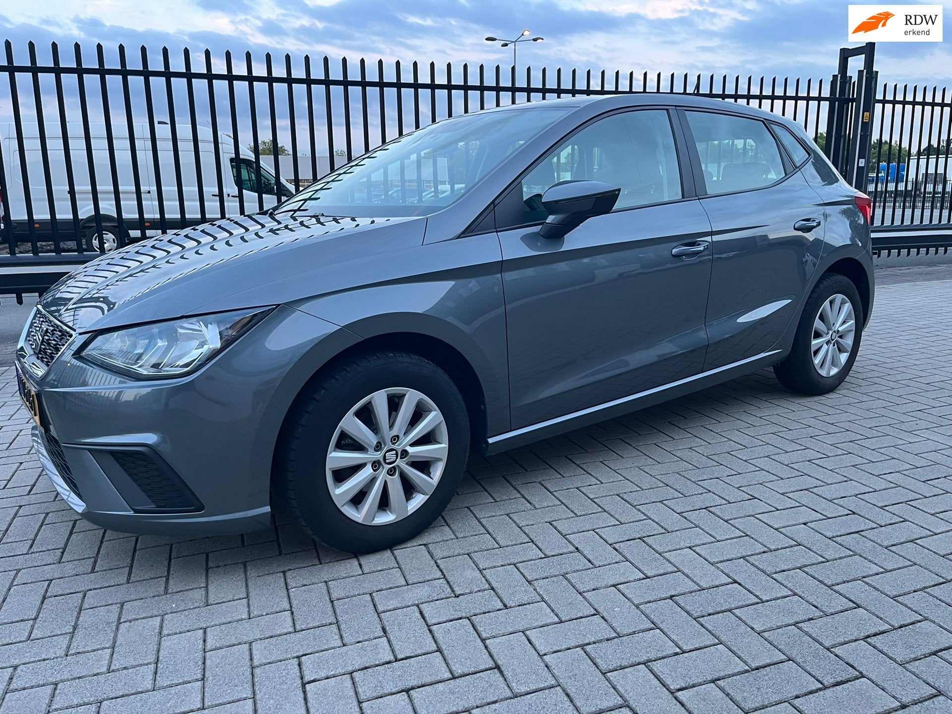 SEAT Ibiza 1.0 75PK Xenon LED Bluetooth Cruisectrl TOP, Voorwielaandrijving, Stof, Gebruikt, Bluetooth