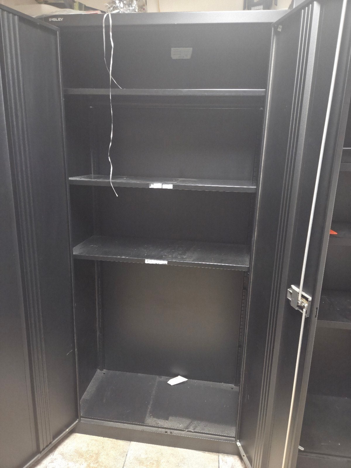 Zwarte metalen archiefkast met 2 deuren en 3 planken, Ophalen of Verzenden, Gebruikt