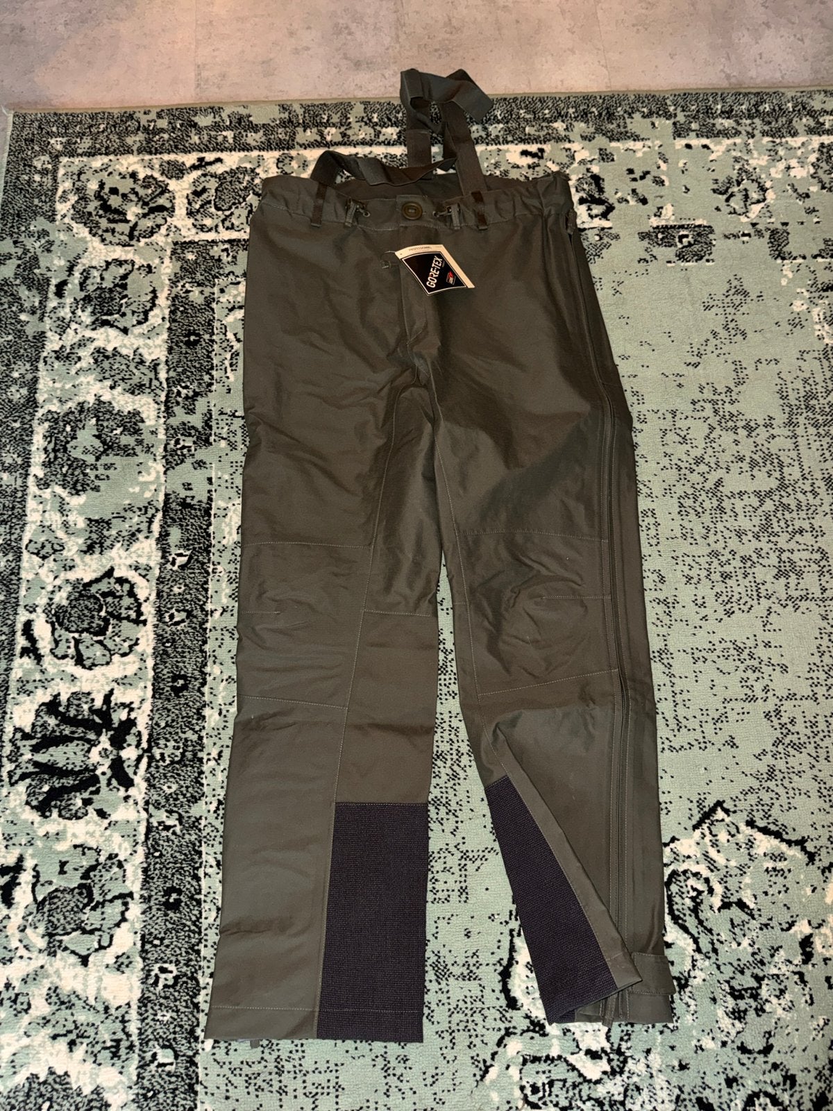 Nieuwe GORE-TEX Carinthia regenbroek - Maat M (valt als L), Ophalen of Verzenden, Nieuw, Regenbroek, Heren