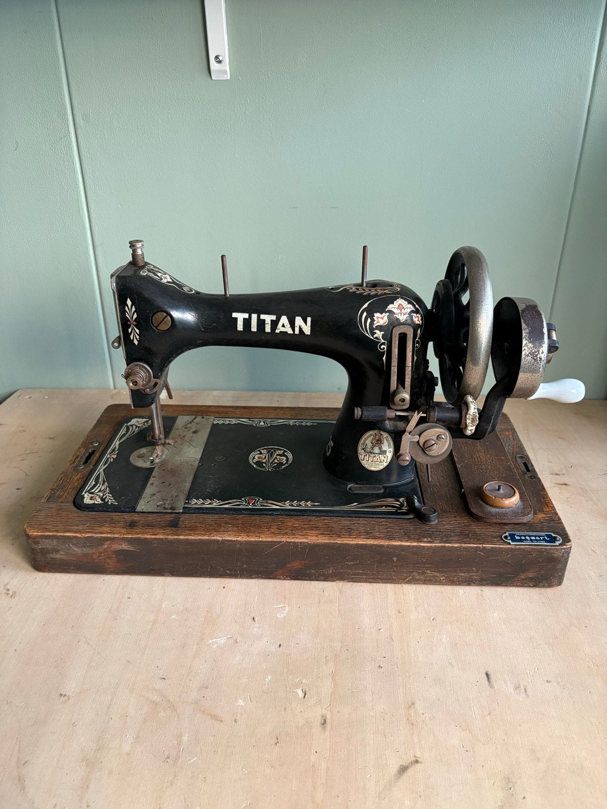 Antieke Titan naaimachine, Antiek en Kunst, Ophalen of Verzenden