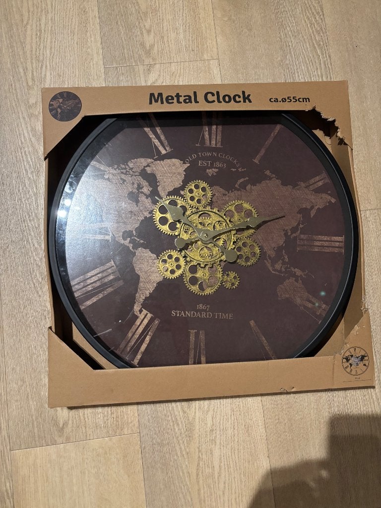 Grote metalen wandklok 55 cm – Wereldkaart, Ophalen, Nieuw, Wandklok