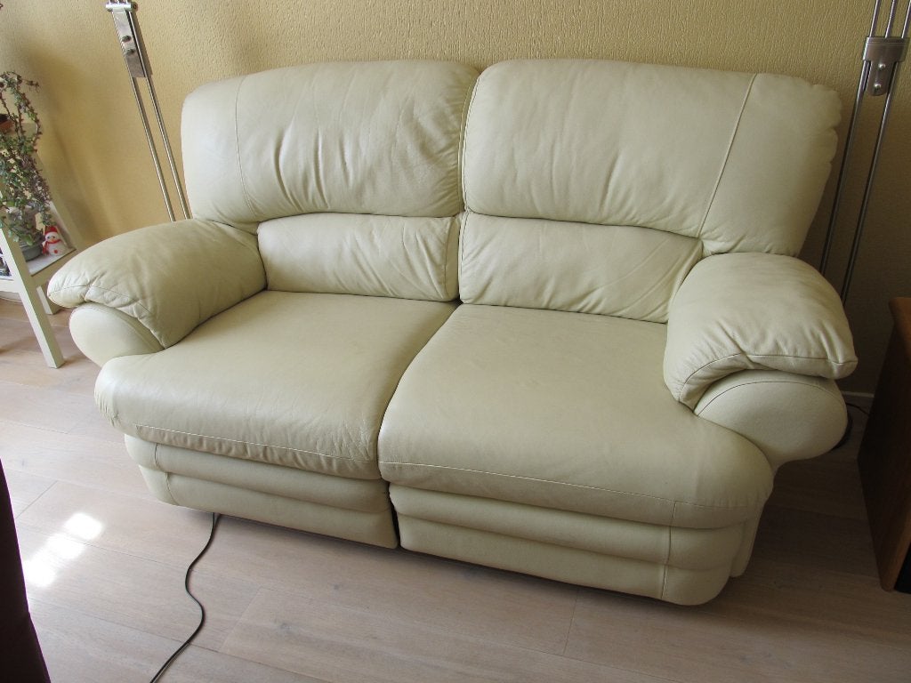 Leren 2-zitsbank met relaxfunctie - Crème, Ophalen, Modern, Comfortabel, Gebruikt, 150 tot 200 cm