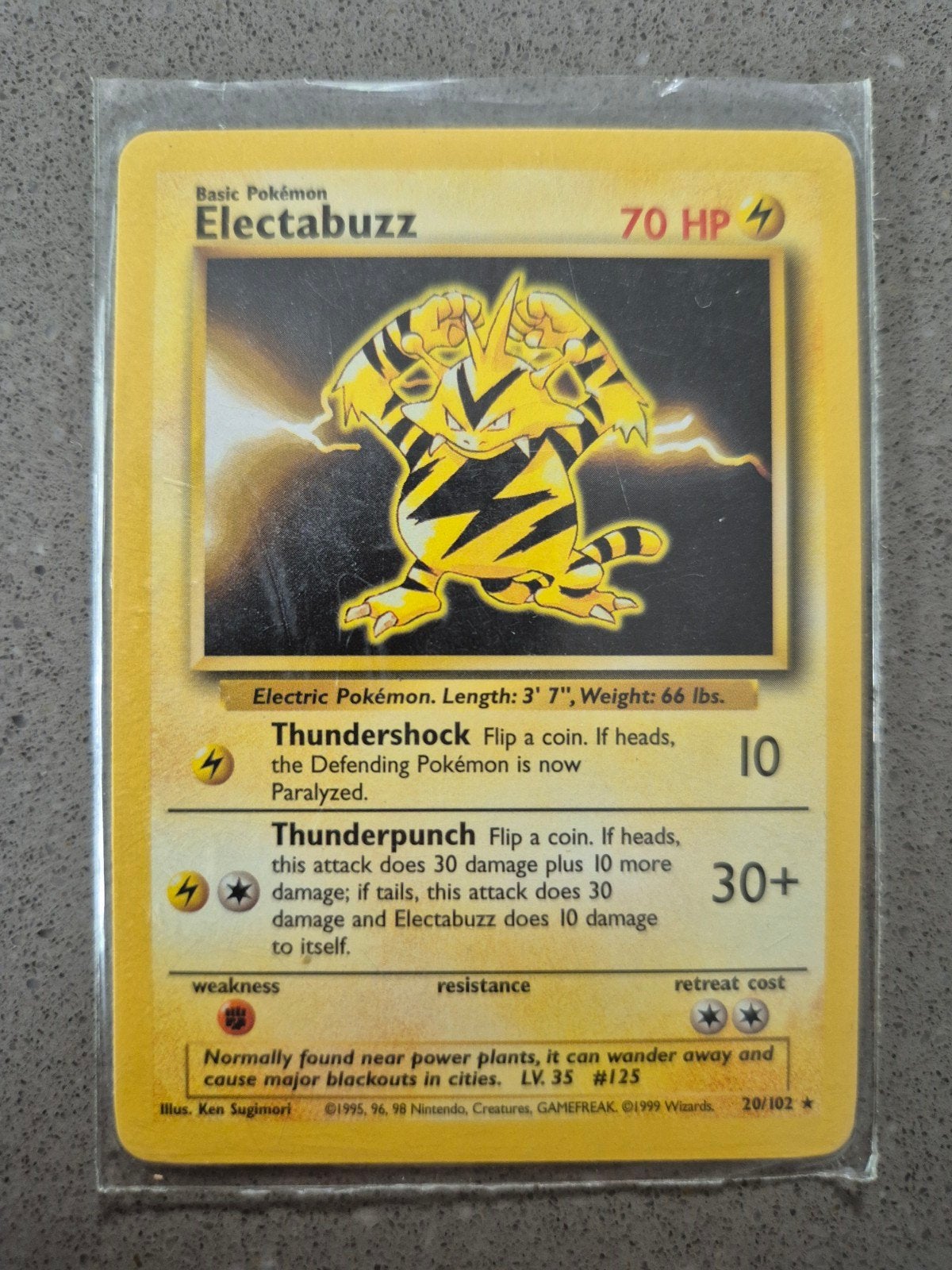 Electabuzz Pokémon kaart (Base Set 20/102), Ophalen of Verzenden, Zo goed als nieuw, Losse kaart