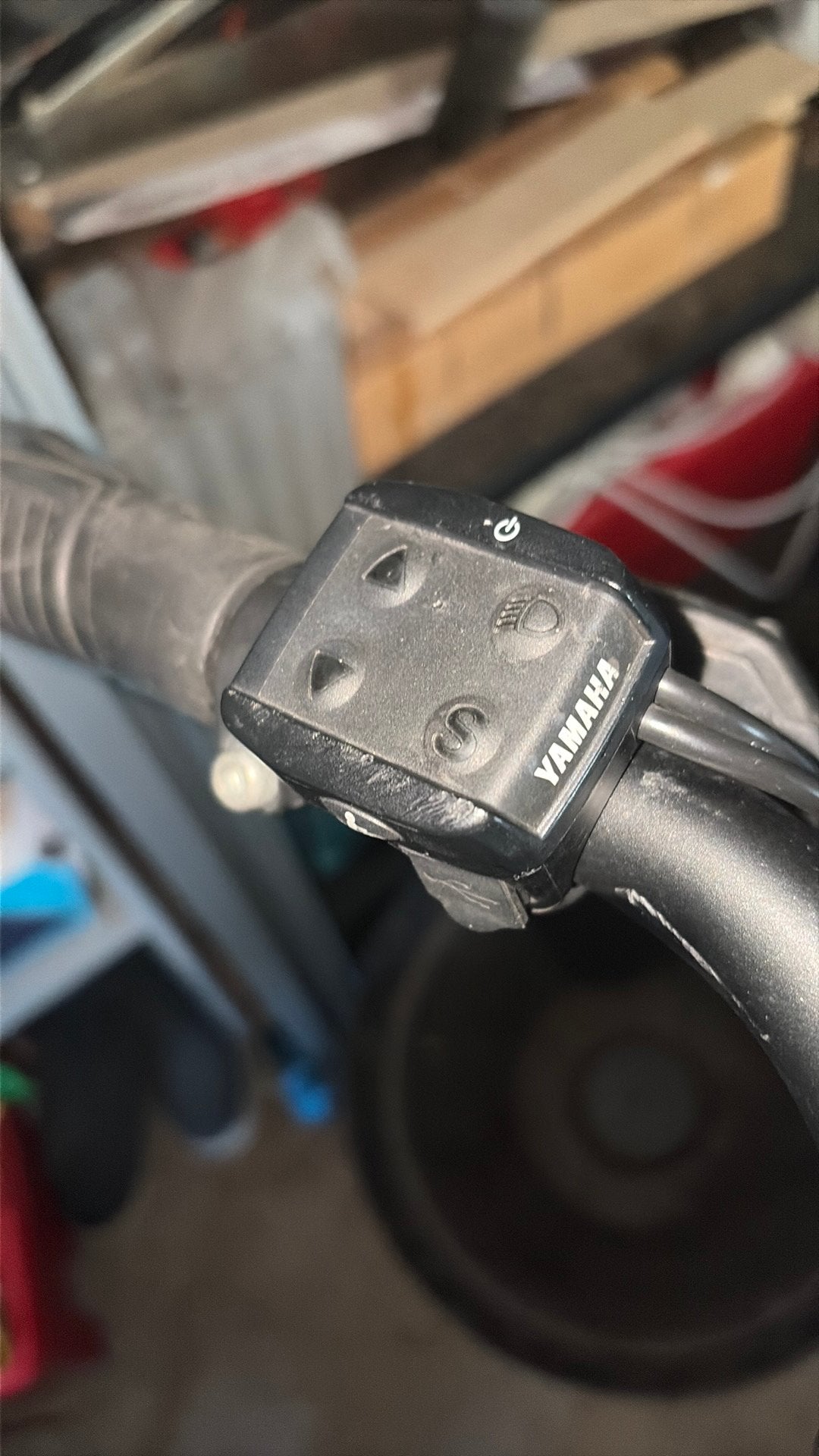 Foto 3 van Gevraagd: Stuurbediening Yamaha voor Batavus Dinsdag