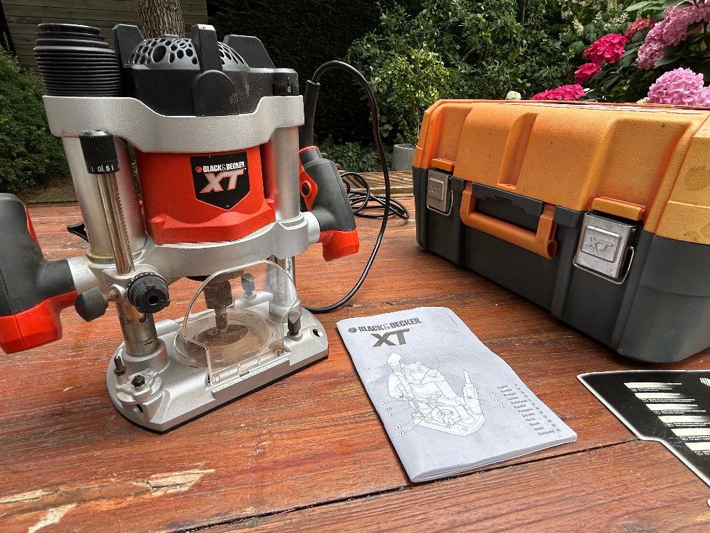 Bovenfrees merk BACK&DECKER XT, Ophalen, Bovenfrees, Elektrisch, Black & Decker