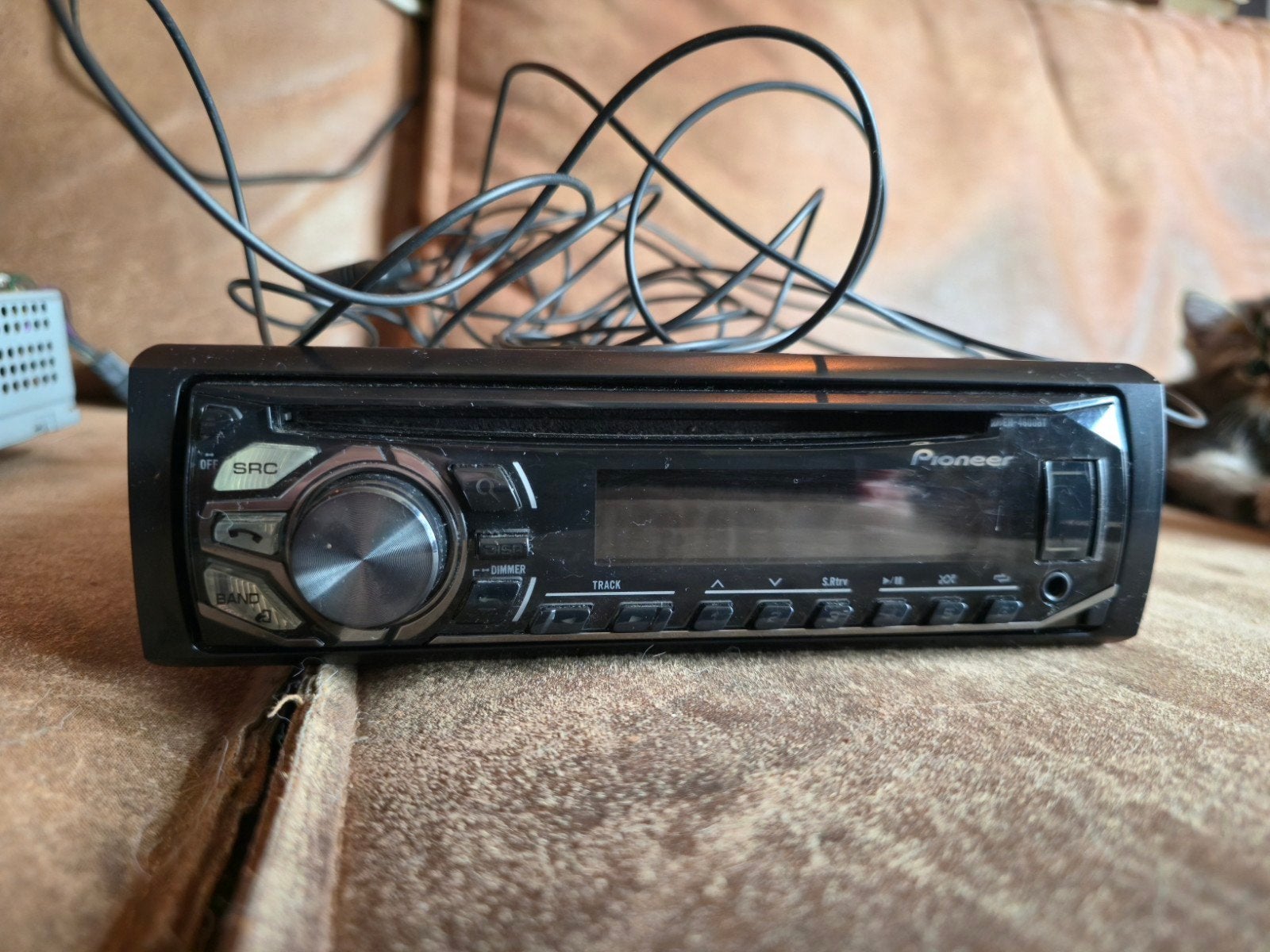 Pioneer DEH-4600BT Autoradio met Bluetooth en Microfoon, Ophalen of Verzenden, Gebruikt