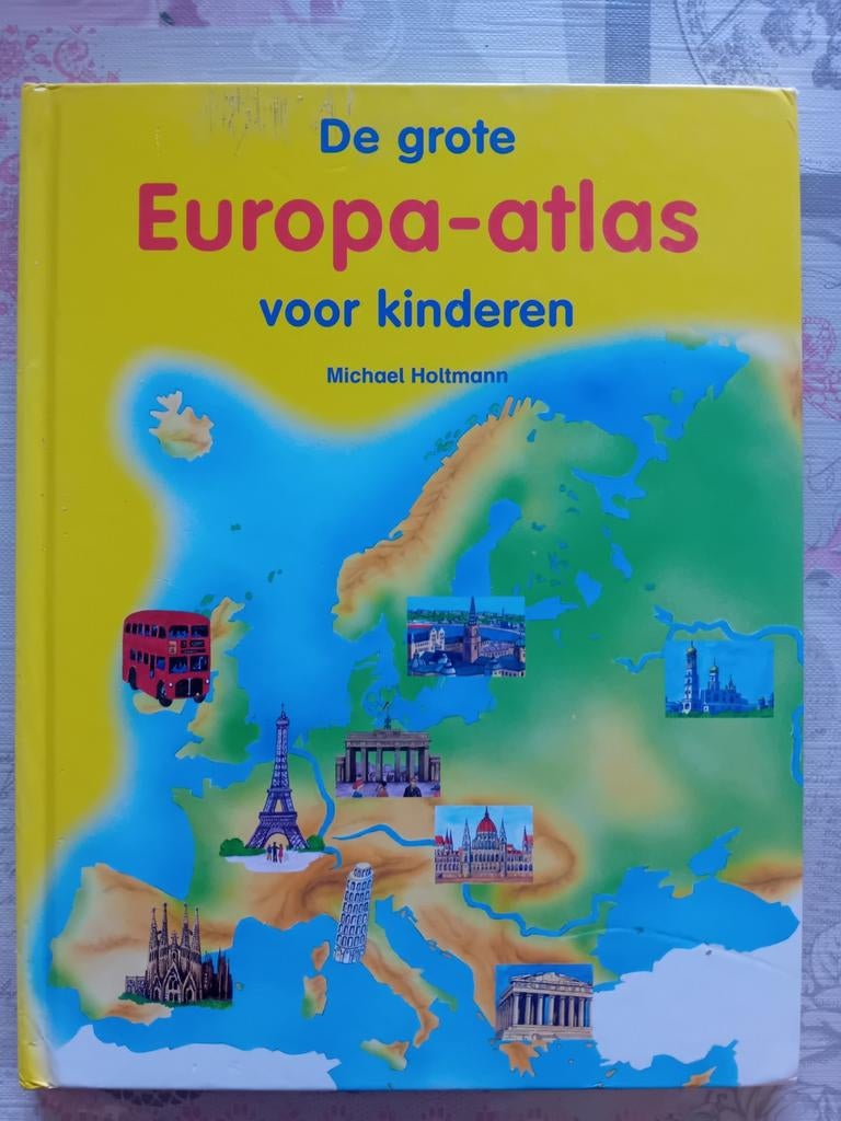 De Grote Europa-atlas voor kinderen - Michael Holtmann, Boeken, Atlassen en Landkaarten, Overige atlassen, 2000 tot heden, Zo goed als nieuw