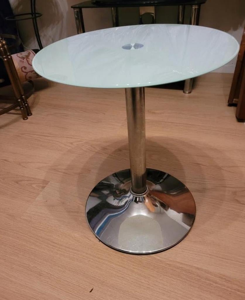 Modern rond bijzettafeltje met chroom en melkglas, Minder dan 55 cm, Gebruikt, Rond, Glas