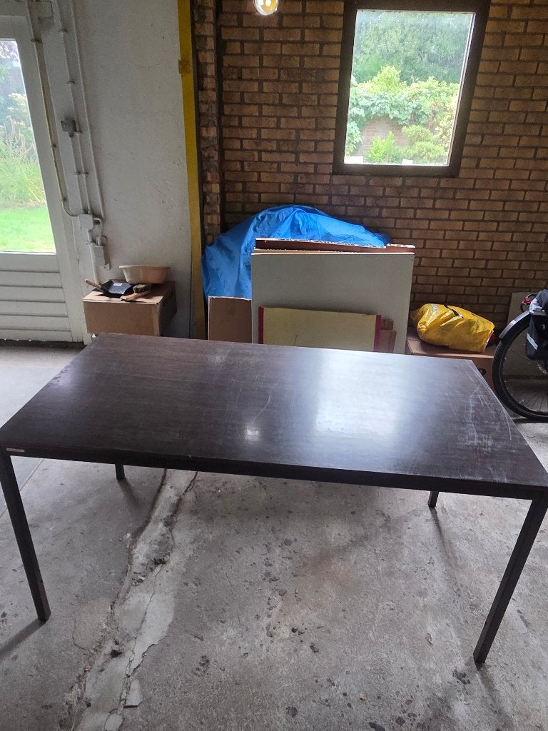 Kantoortafel. Bruin. 150cm lang. 75cm breed. 75cm hoog, Ophalen, Demontabel, Gebruikt, 150 cm