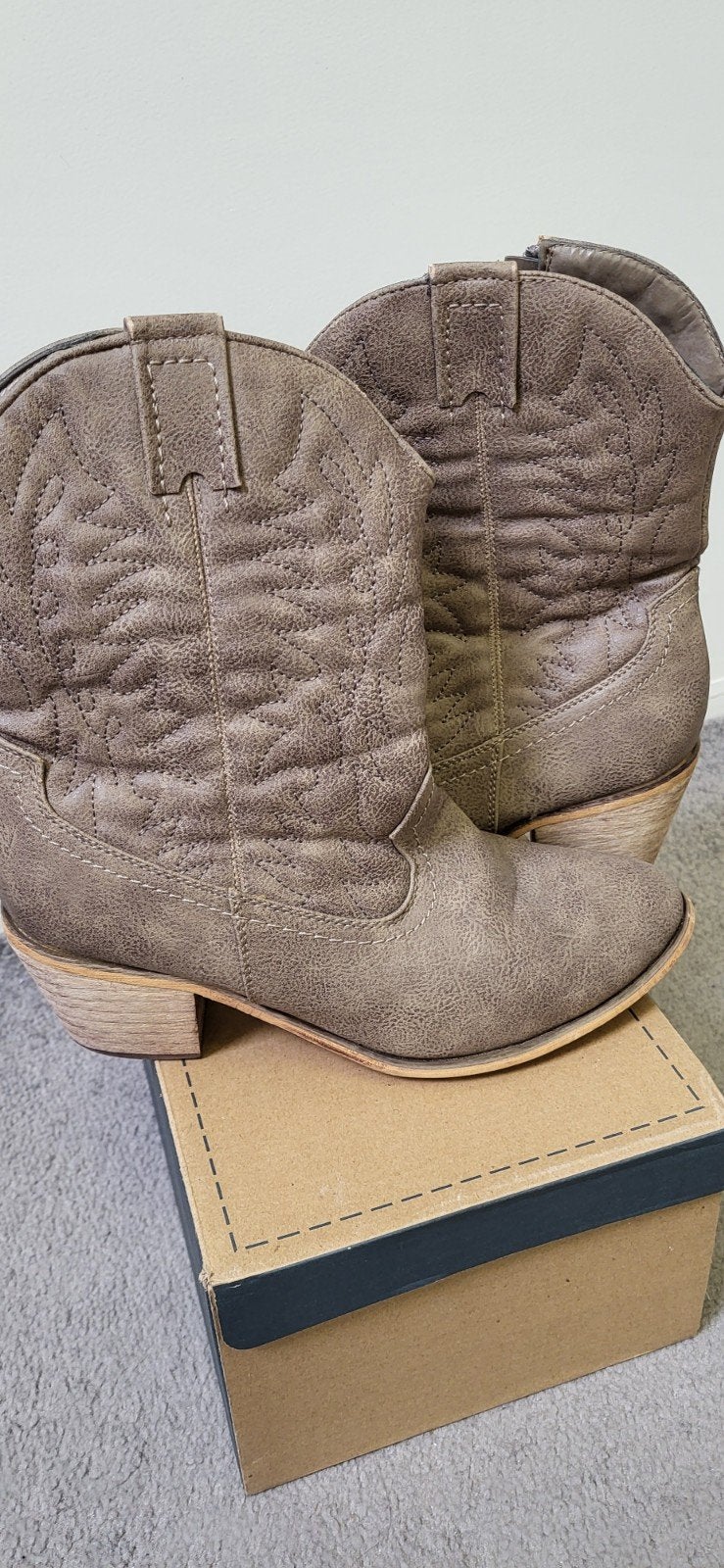 Taupe cowboylaarzen maat 38, Ophalen of Verzenden, Zo goed als nieuw, Overige kleuren, Lage of Enkellaarzen