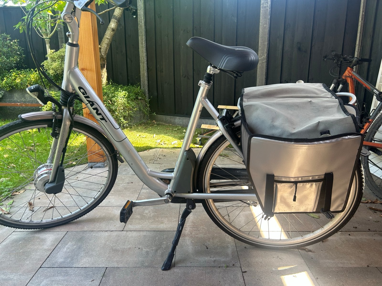 Giant elektrische fiets - defect (knopje kapot), Ophalen, Gebruikt, Minder dan 30 km per accu, Giant