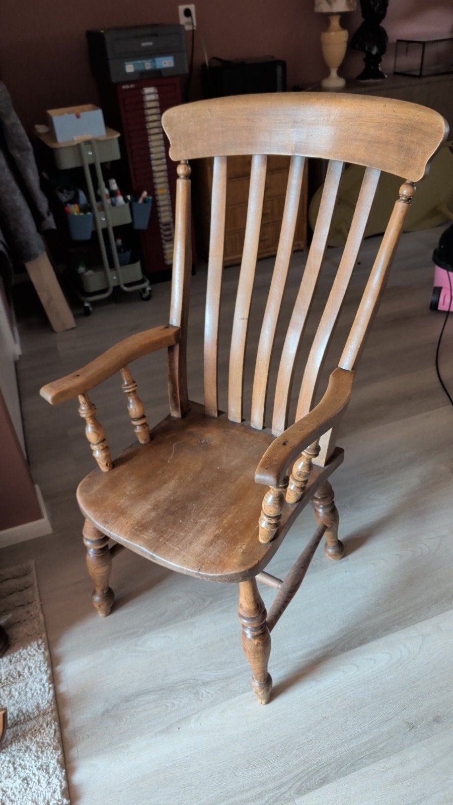 Vintage houten stoel met armleuningen, Ophalen