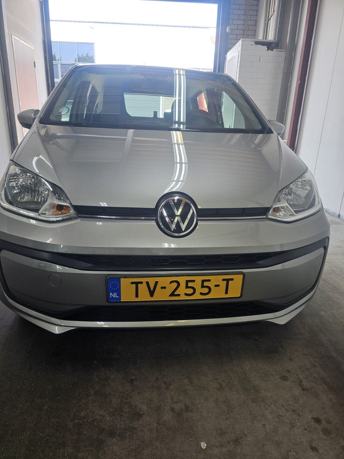 Volkswagen up! 1.0 60PK 5D BMT 2018 Grijs, Auto's, Up!, 4 stoelen, Origineel Nederlands, Bedrijf