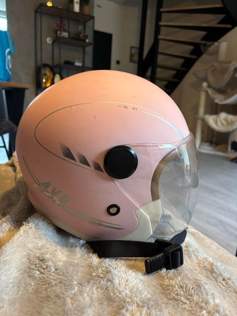 Roze AXK Scooterhelm, Fietsen en Brommers, Brommerhelmen, Ophalen of Verzenden, Zo goed als nieuw, Medium