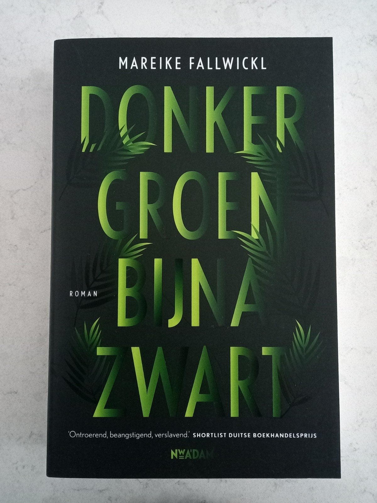 Mareike Fallwickl - Donkergroen bijna zwart, Boeken, Ophalen of Verzenden, Zo goed als nieuw, Mareike Fallwickl