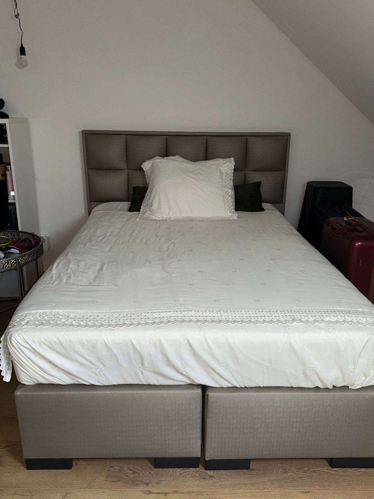 Boxspring 1.40 x 2.00 meter - Taupe/grijs, in losse delen, Huis en Inrichting, Slaapkamer | Boxsprings, Gebruikt, Twijfelaar, 200 cm