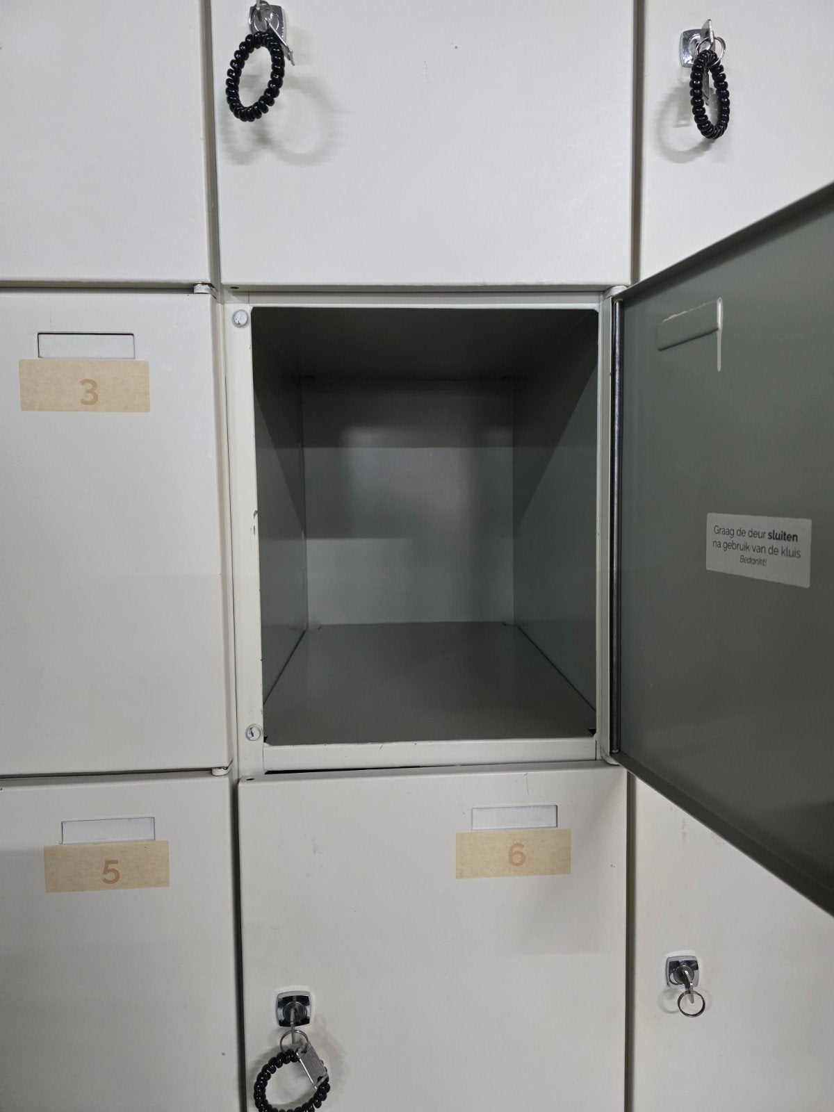 kluisjes / lockers, Ophalen, Gebruikt