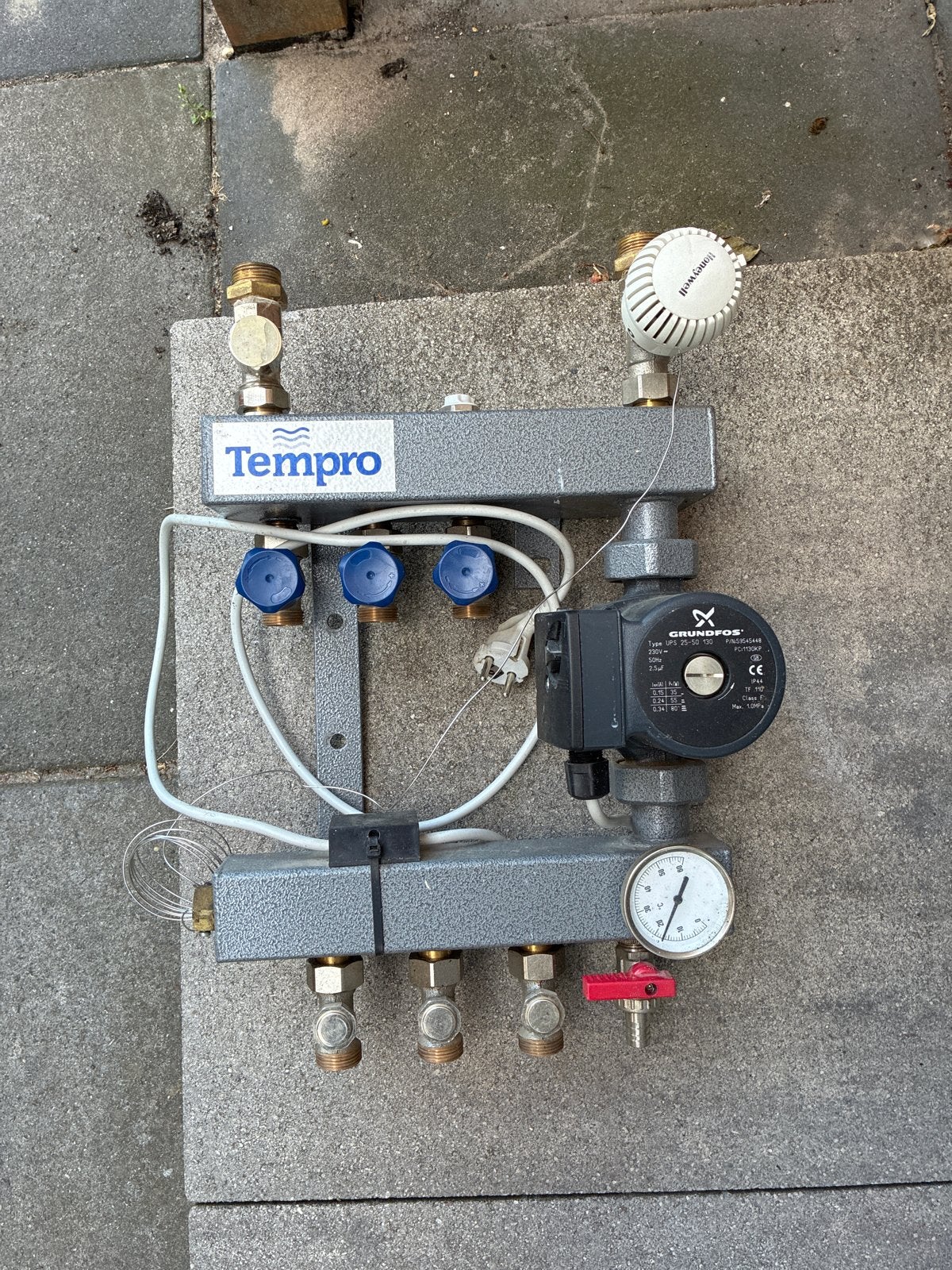 Tempro Vloerverwarmingsverdeler met Grundfos pomp, 30 tot 80 cm, Gebruikt, Overige typen, Minder dan 60 cm