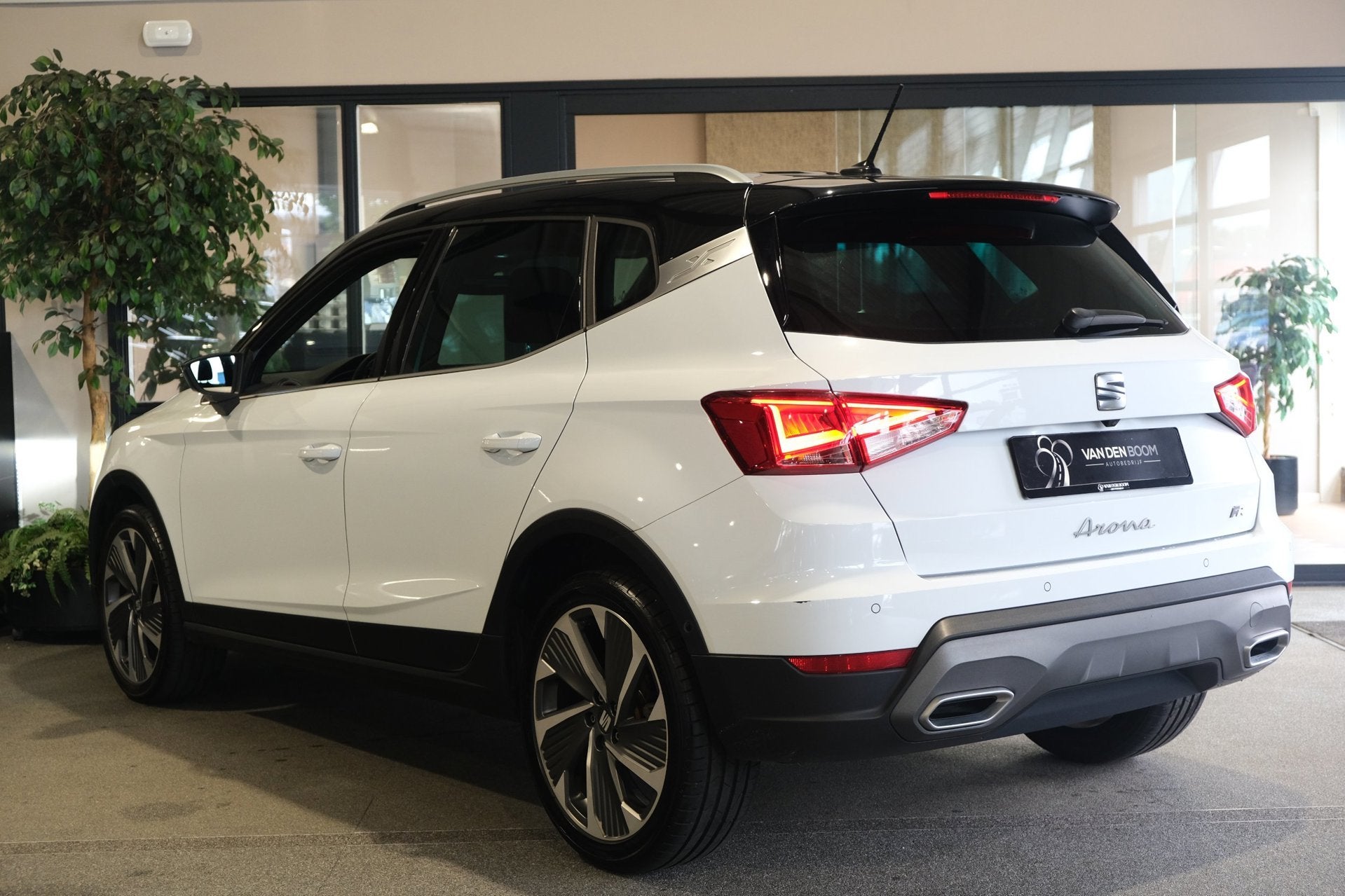Seat Arona 1.0 TSI FR 110PK DSG Facelift Led Navi Cam Virtua, Auto's, Dealer onderhouden, Stof, Gebruikt, Arona