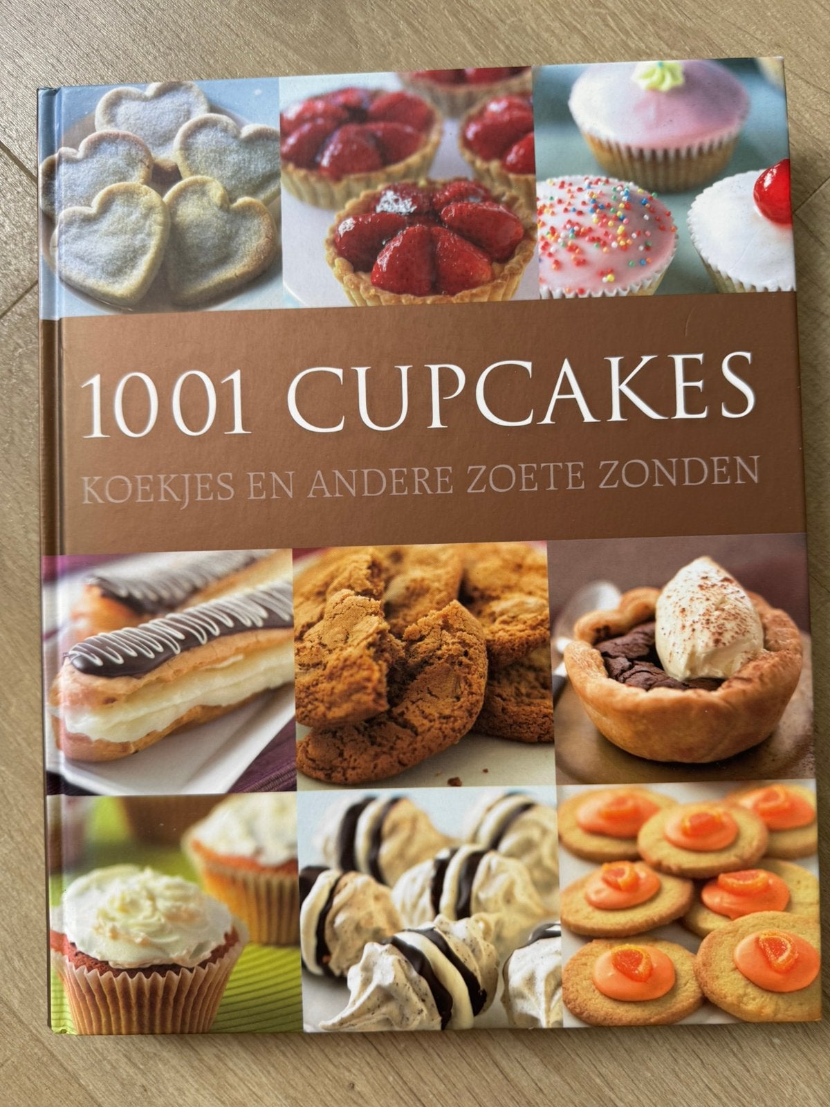 Boek 1001 cupcakes, Boeken, Ophalen of Verzenden, Zo goed als nieuw, Taart, Gebak en Desserts