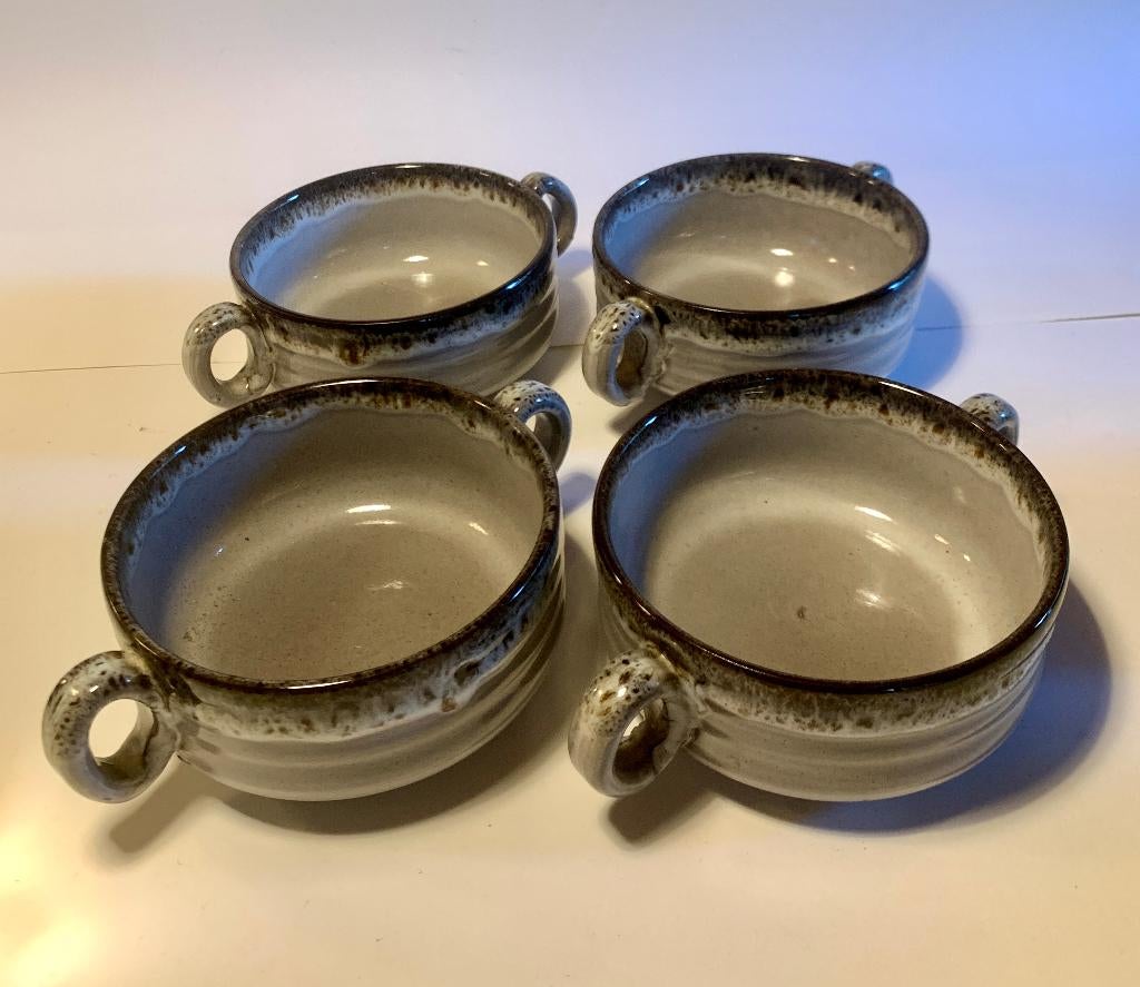Set van 4 keramiek kommen bruin soepkommen met 2 oren, Huis en Inrichting, Keuken | Servies, Keramiek, Ophalen of Verzenden, Zo goed als nieuw