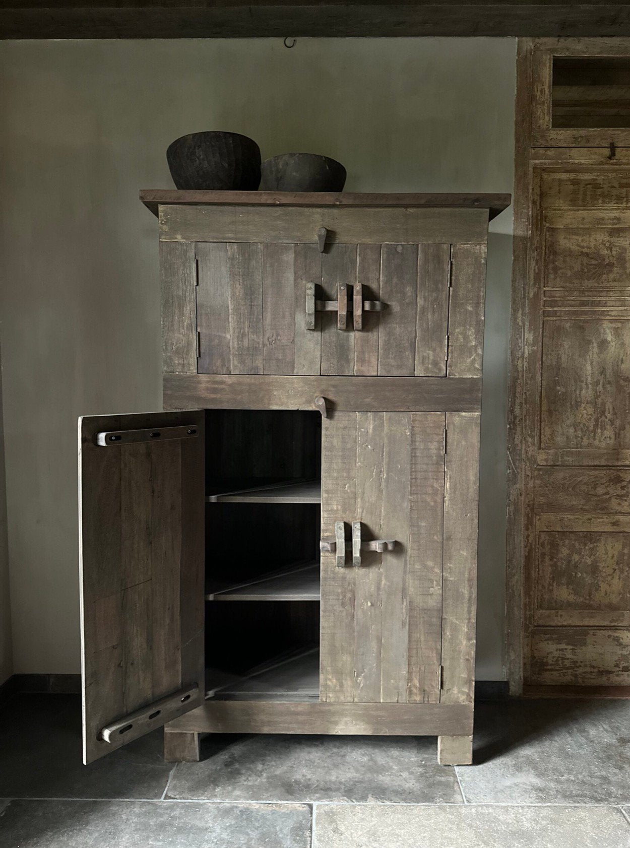 Kast 4-deurs Driftwood., Ophalen of Verzenden, Zo goed als nieuw, Minder dan 150 cm, 150 tot 200 cm