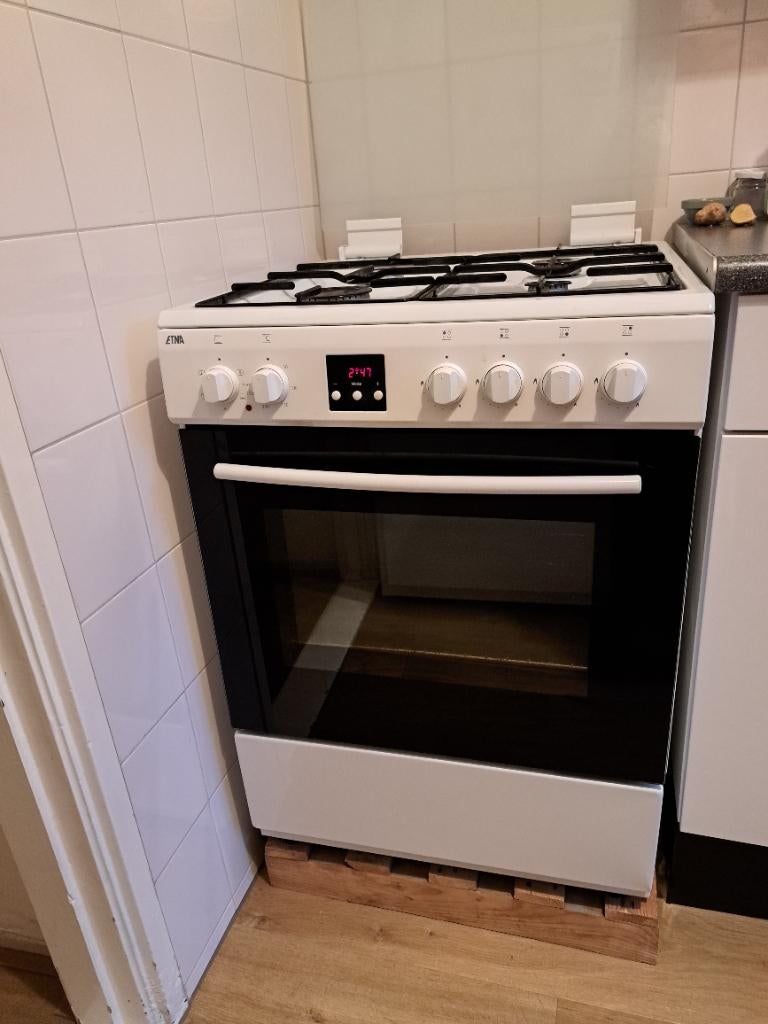 Gasfornhuis, Witgoed en Apparatuur, Fornuizen, Ophalen, Gebruikt, 4 kookzones, Gas