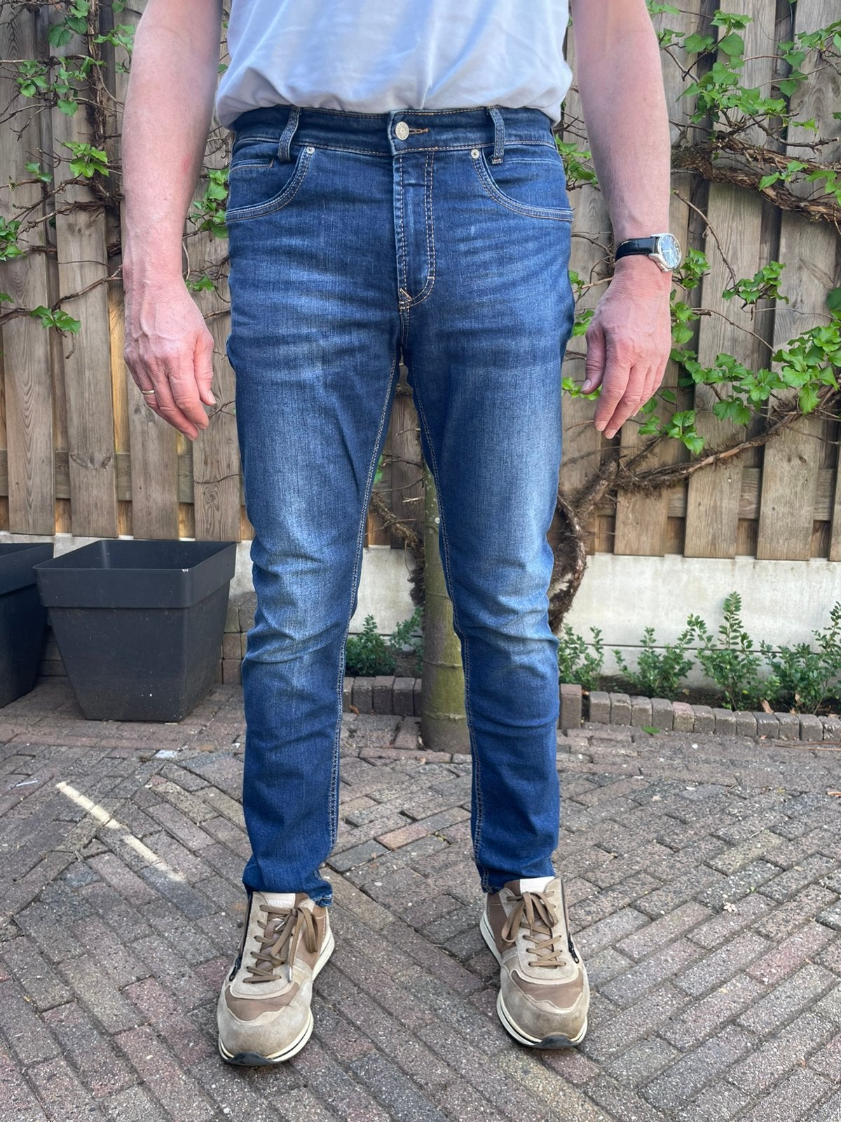 MAC spijkerbroek Arne Pipe NIEUW!, Ophalen of Verzenden, Nieuw, Blauw, W33 - W34 (confectie 48/50)