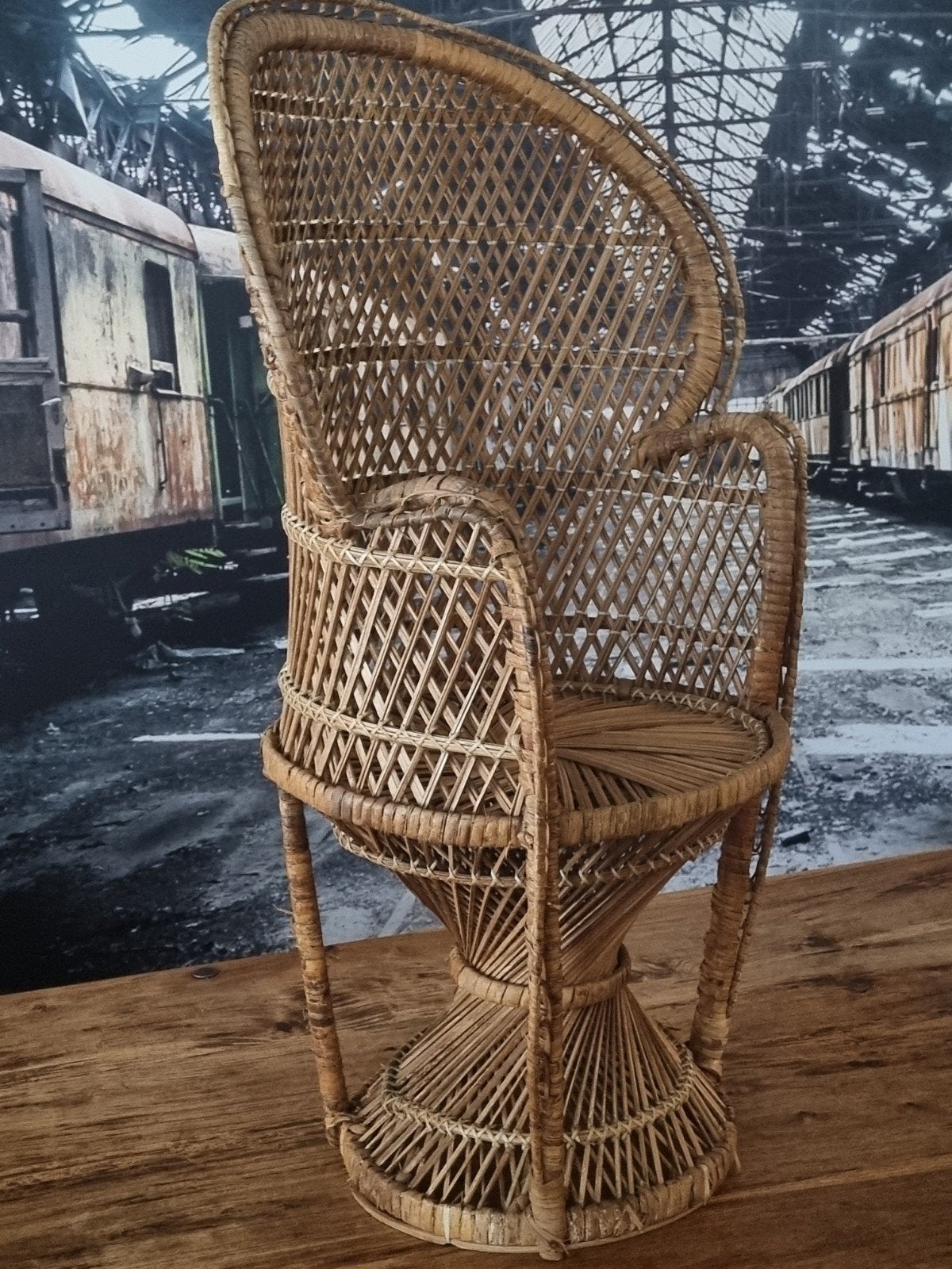 Vintage rotan pauwenstoel miniatuur, Antiek en Kunst, Ophalen of Verzenden