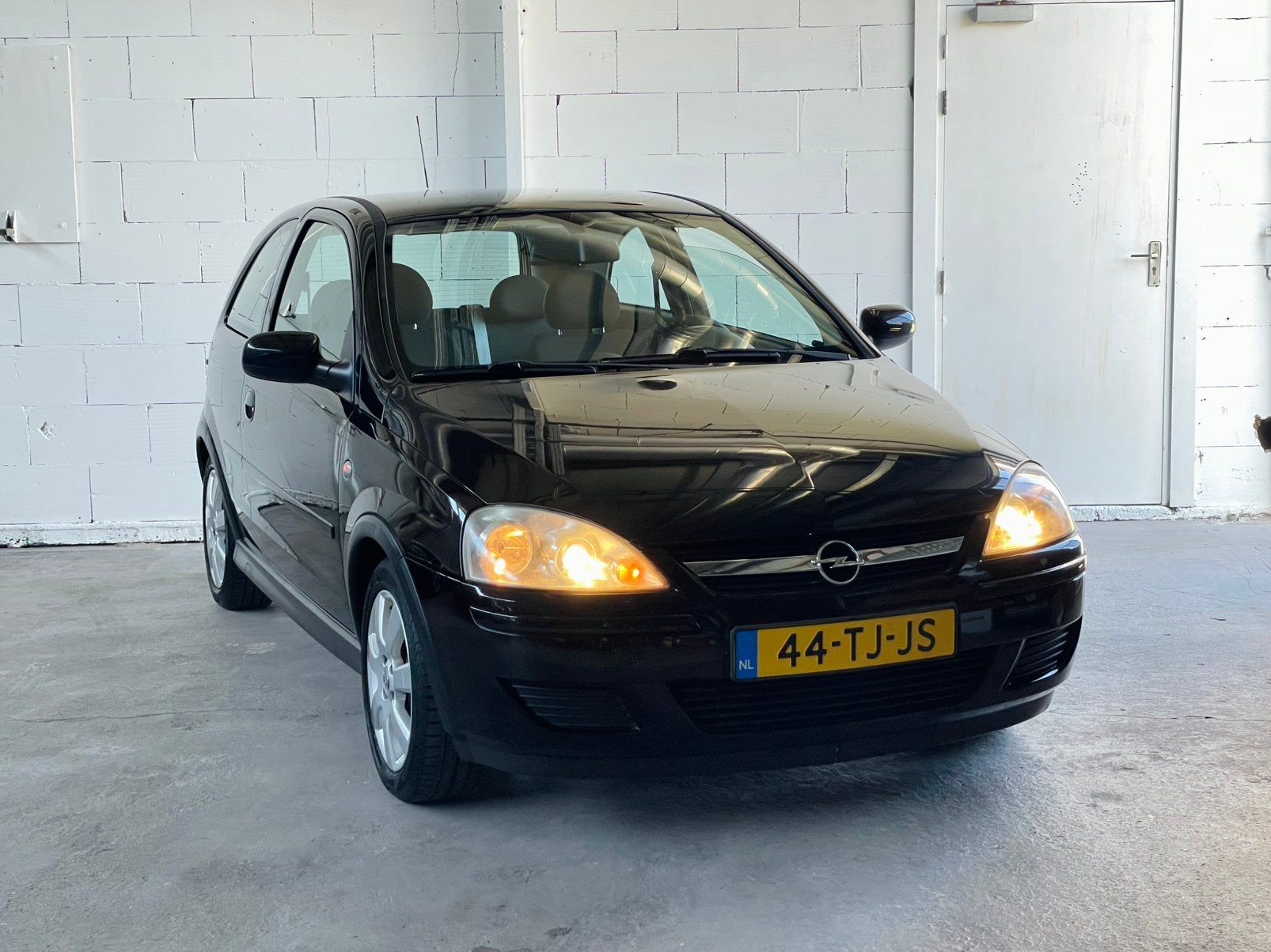 Opel Corsa 1.2 3DRS 2006 • AIRCO • NAP • CARPLAY • ZUINIG !, Voorwielaandrijving, 450 kg, 31 €/maand, 4 cilinders