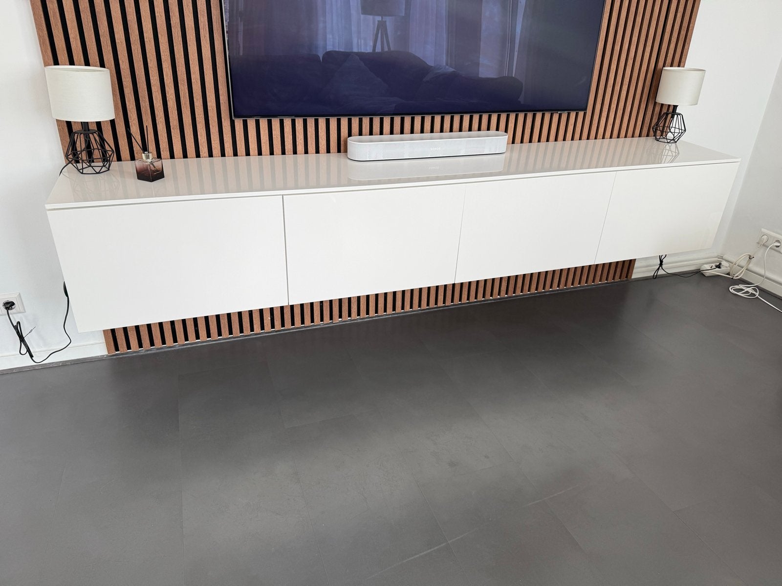 Dressoir wit van NABOO 250 x 40 x 40 met planken, Huis en Inrichting, Kasten | Dressoirs, Ophalen, Zo goed als nieuw, 200 cm of meer